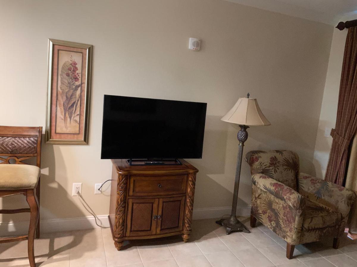 Disney Just 1 And A Quarter Mile Away, Blue Heron 1 Room 2 Bath,Amenities,6 Guests, Walk To Restaurants, No Fees At Check In أورلاندو المظهر الخارجي الصورة