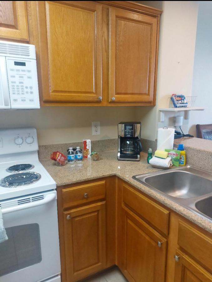 Disney Just 1 And A Quarter Mile Away, Blue Heron 1 Room 2 Bath,Amenities,6 Guests, Walk To Restaurants, No Fees At Check In أورلاندو المظهر الخارجي الصورة