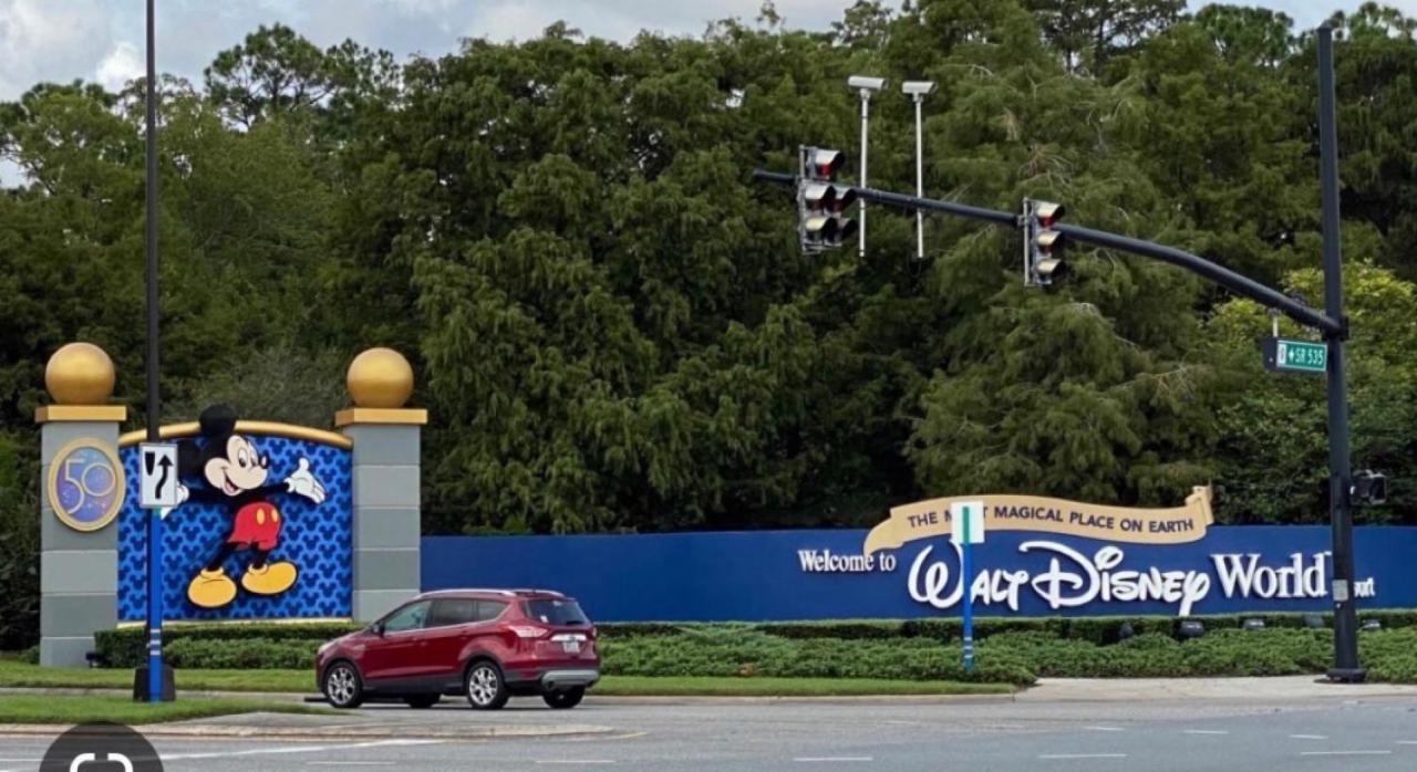 Disney Just 1 And A Quarter Mile Away, Blue Heron 1 Room 2 Bath,Amenities,6 Guests, Walk To Restaurants, No Fees At Check In أورلاندو المظهر الخارجي الصورة