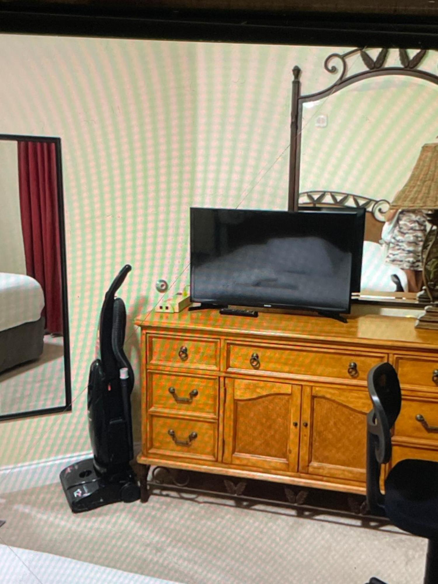 Disney Just 1 And A Quarter Mile Away, Blue Heron 1 Room 2 Bath,Amenities,6 Guests, Walk To Restaurants, No Fees At Check In أورلاندو المظهر الخارجي الصورة